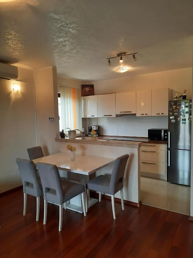 App Mario Funtana Apartment